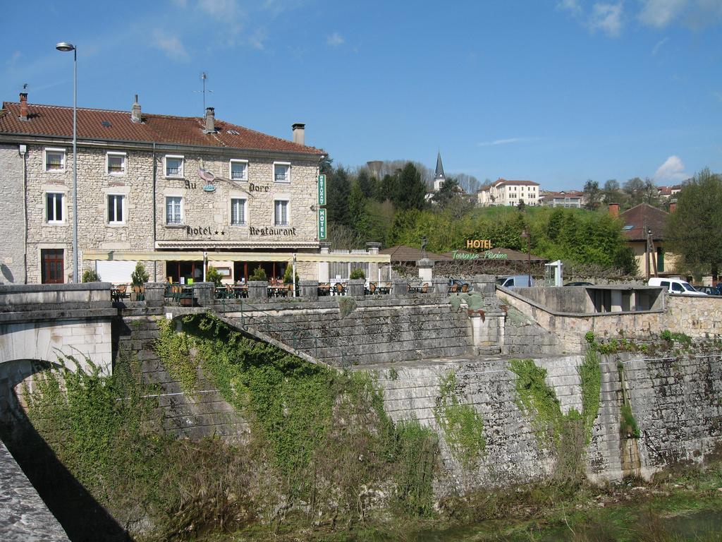 Au Faisan Dore Neuville-sur-Ain Buitenkant foto